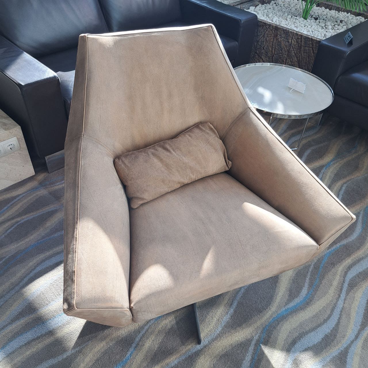 Химчистка мебели из нубука